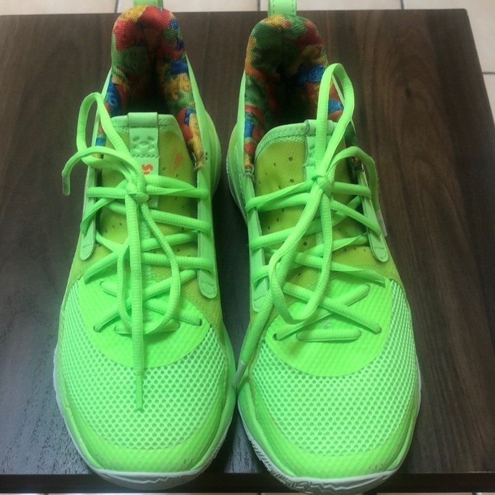 Under Armour x Stephen Curry 7 Sour Patch Kids Youth Lime Green Basketball Shoes - Picture 6 of 16